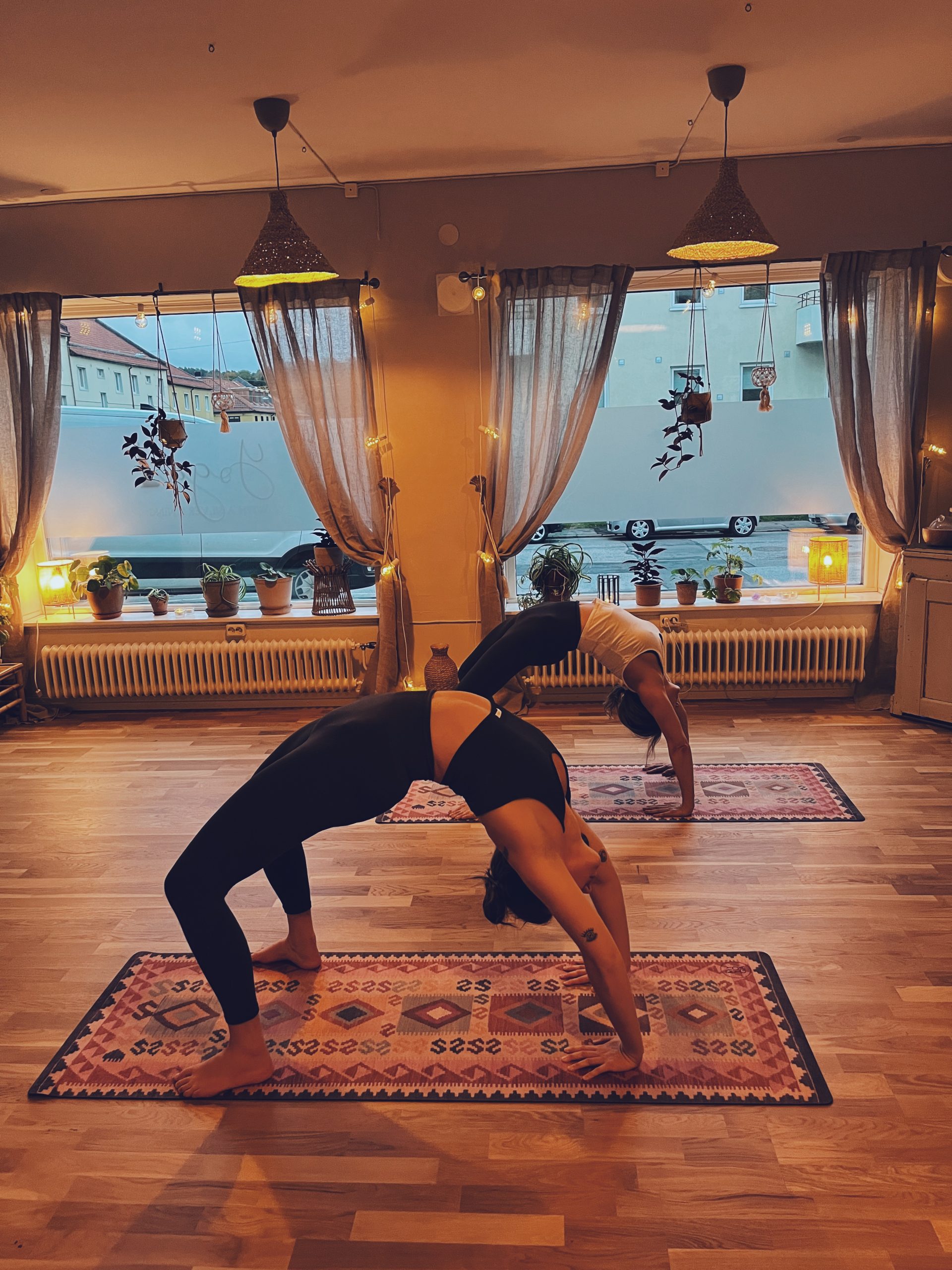 yoga göteborg yoga with a silver lining